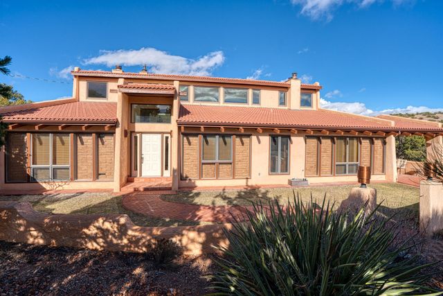 3 Tres Hermanos Road, Placitas, NM 87043