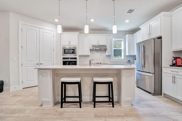 704 FOX EDGE COURT, Oviedo, FL 32765