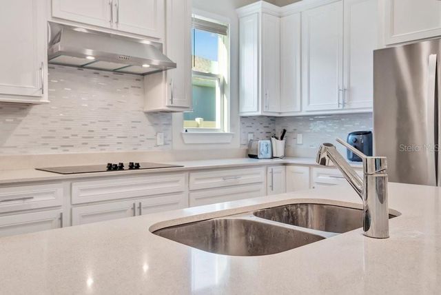 704 FOX EDGE COURT, Oviedo, FL 32765