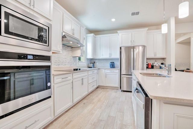 704 FOX EDGE COURT, Oviedo, FL 32765