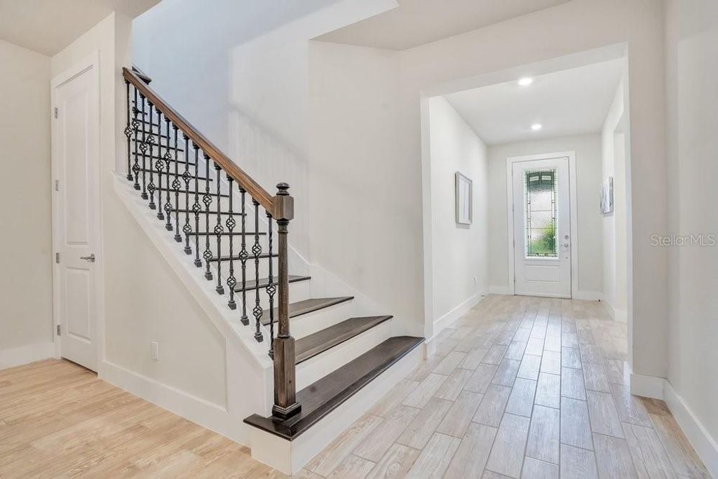 Image 29 of property listing at 704 FOX EDGE COURT, Oviedo, FL 32765