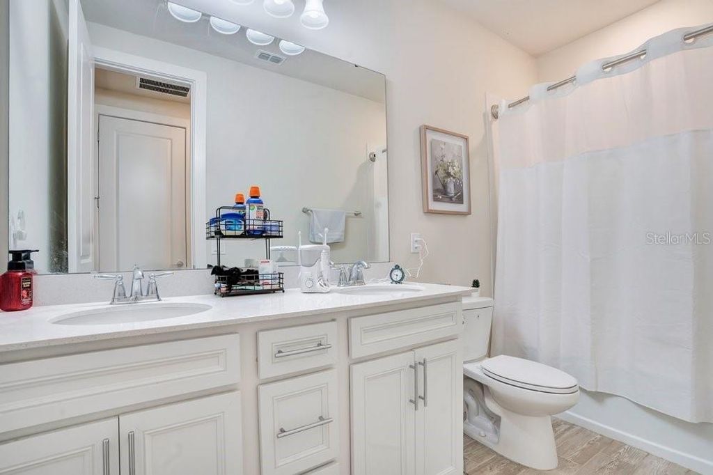Image 42 of property listing at 704 FOX EDGE COURT, Oviedo, FL 32765