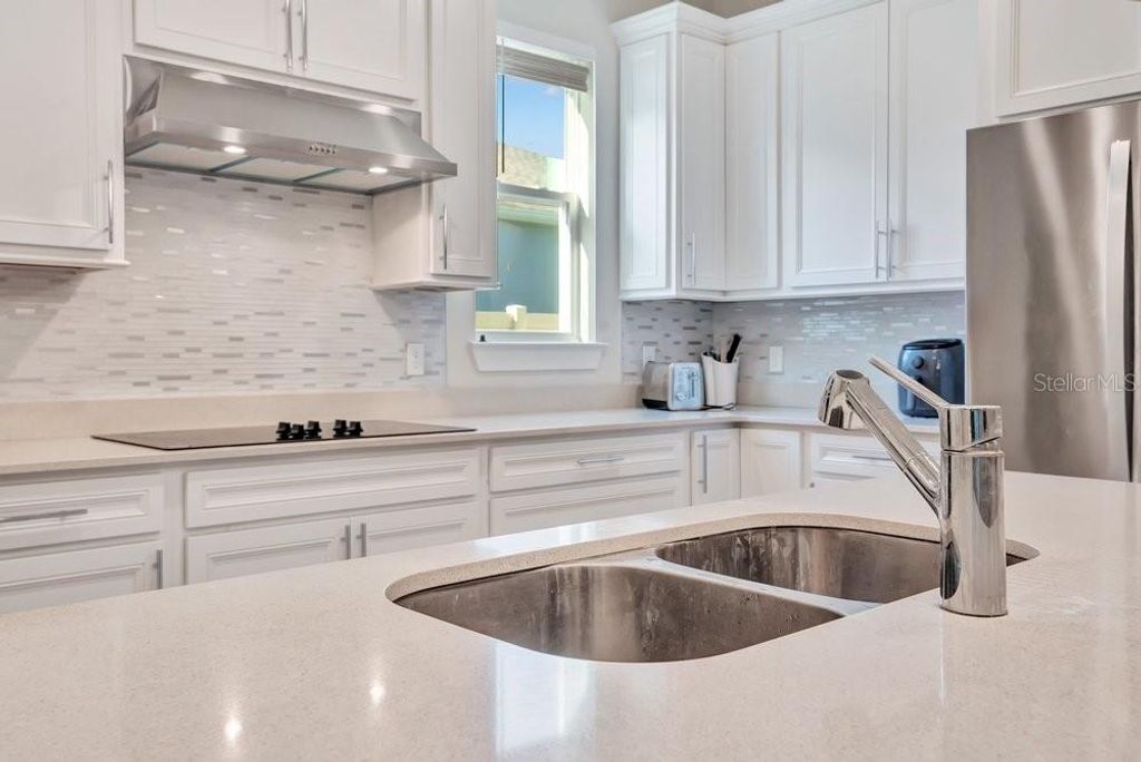 Image 6 of property listing at 704 FOX EDGE COURT, Oviedo, FL 32765