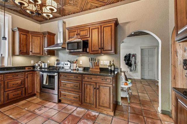 945 11TH STREET N, St Petersburg, FL 33705