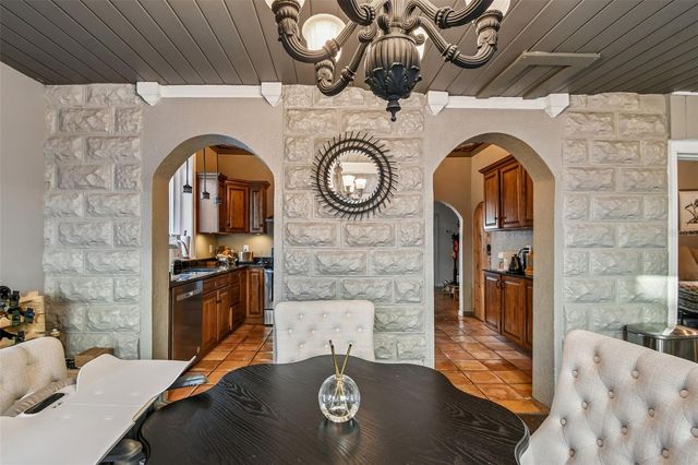 945 11TH STREET N, St Petersburg, FL 33705