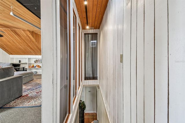 945 11TH STREET N, St Petersburg, FL 33705