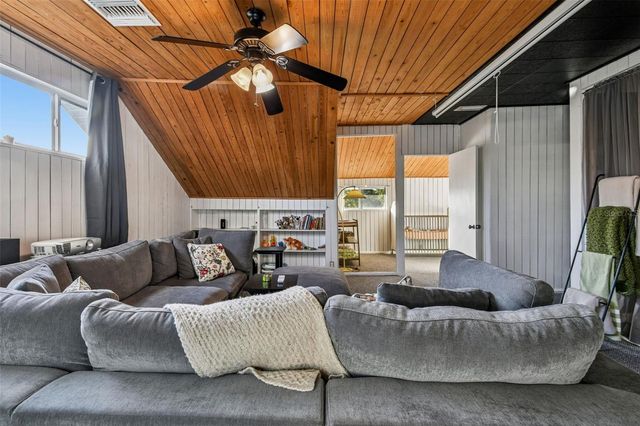 945 11TH STREET N, St Petersburg, FL 33705