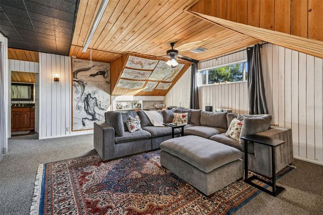 945 11TH STREET N, St Petersburg, FL 33705