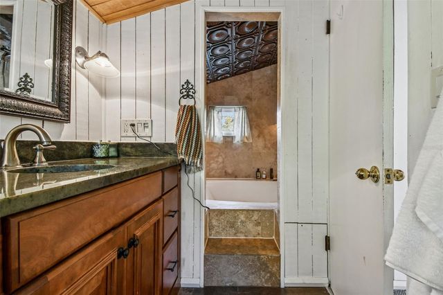 945 11TH STREET N, St Petersburg, FL 33705