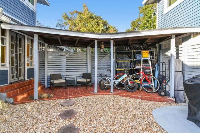 945 11TH STREET N, St Petersburg, FL 33705