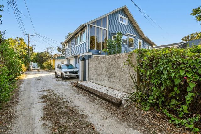 945 11TH STREET N, St Petersburg, FL 33705