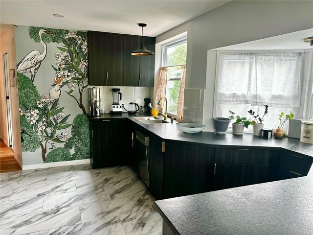 945 11TH STREET N, St Petersburg, FL 33705