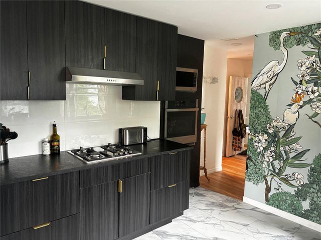 945 11TH STREET N, St Petersburg, FL 33705