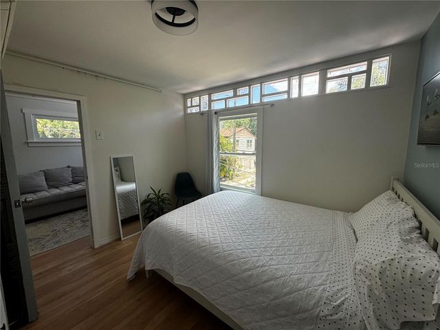 945 11TH STREET N, St Petersburg, FL 33705