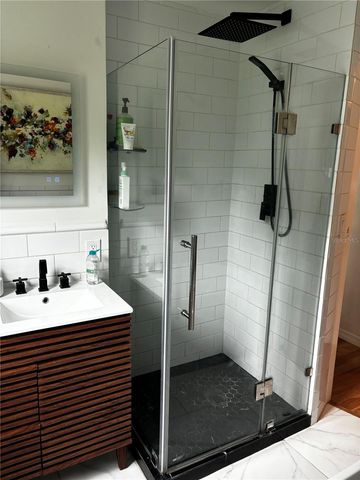 945 11TH STREET N, St Petersburg, FL 33705