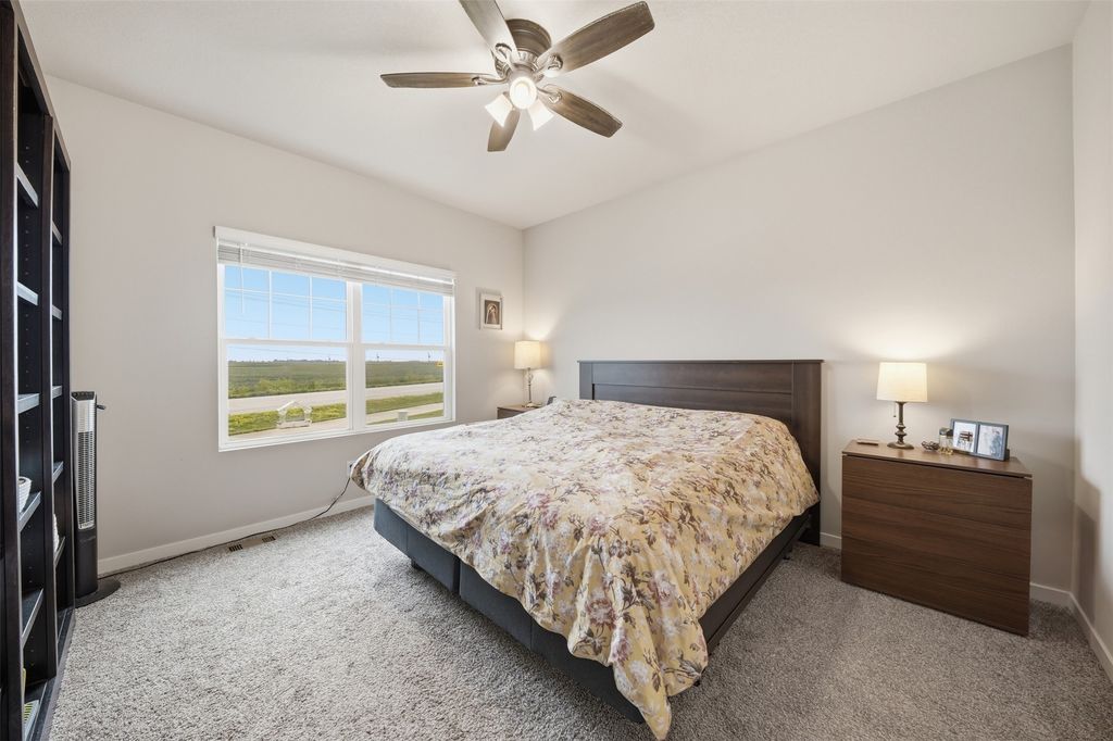 Image 12 of property listing at 3099 NW Irvinedale Drive, Ankeny, IA 50023