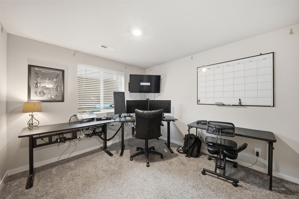 Image 24 of property listing at 3099 NW Irvinedale Drive, Ankeny, IA 50023