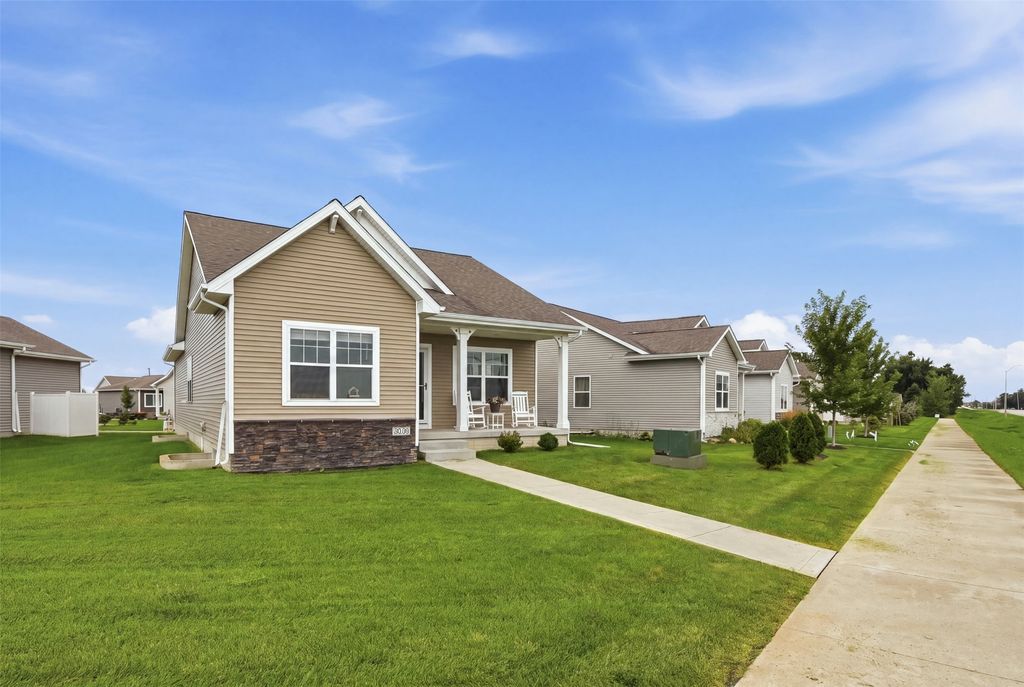 Image 26 of property listing at 3099 NW Irvinedale Drive, Ankeny, IA 50023