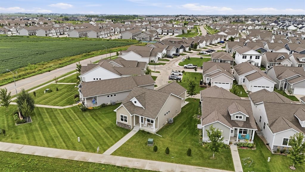 Image 28 of property listing at 3099 NW Irvinedale Drive, Ankeny, IA 50023