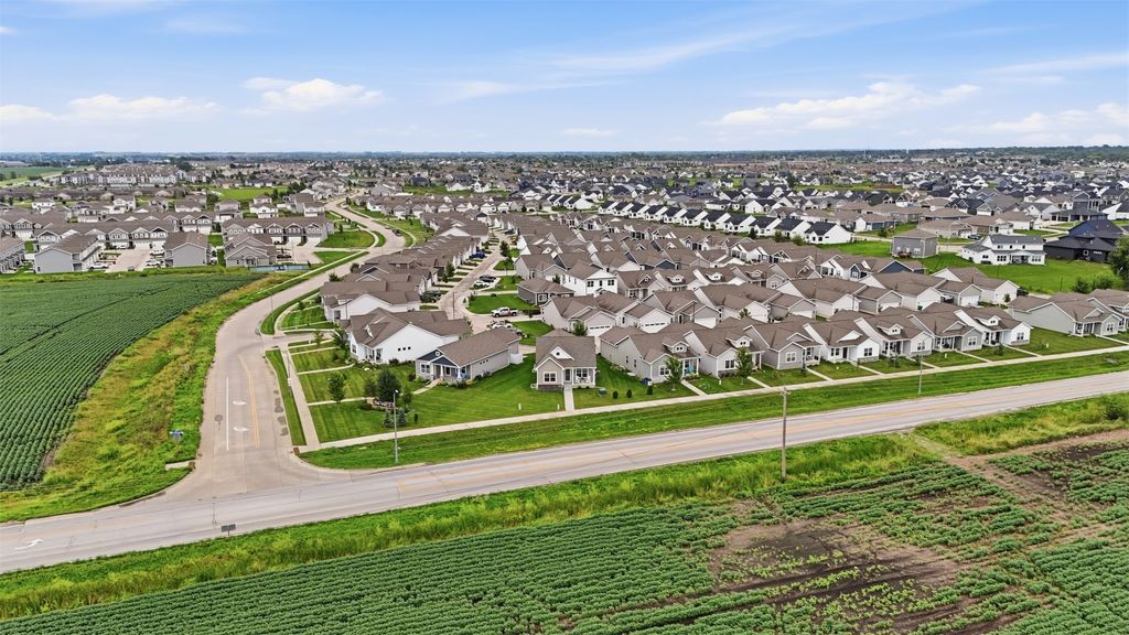 Image 29 of property listing at 3099 NW Irvinedale Drive, Ankeny, IA 50023