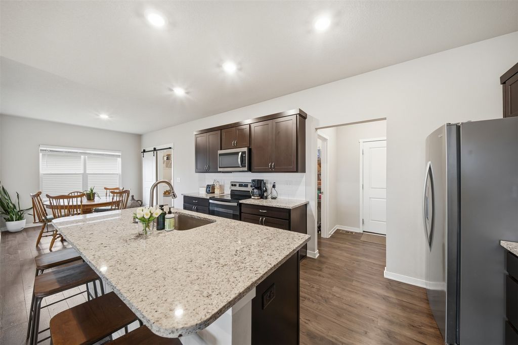Image 3 of property listing at 3099 NW Irvinedale Drive, Ankeny, IA 50023