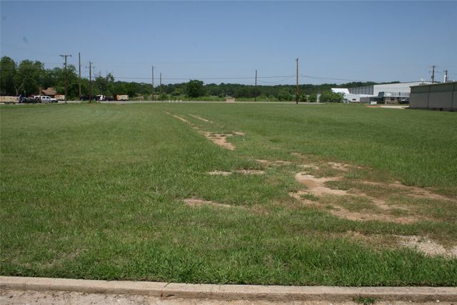 2611 W Highway 180 W, Mineral Wells, TX 76067