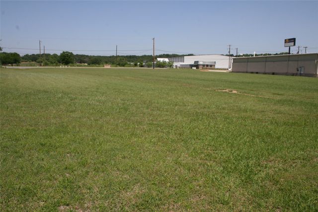 2611 W Highway 180 W, Mineral Wells, TX 76067