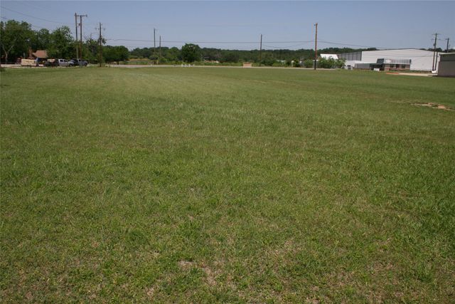 2611 W Highway 180 W, Mineral Wells, TX 76067