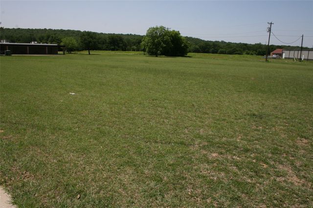 2611 W Highway 180 W, Mineral Wells, TX 76067
