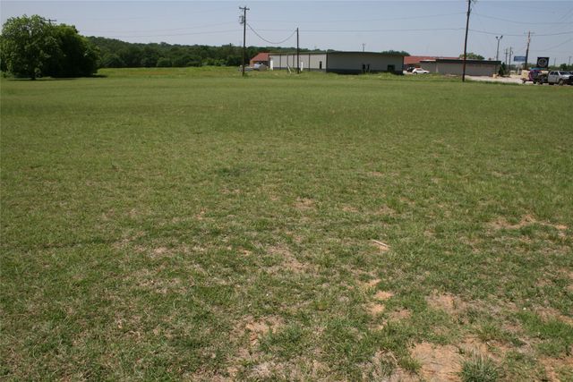 2611 W Highway 180 W, Mineral Wells, TX 76067