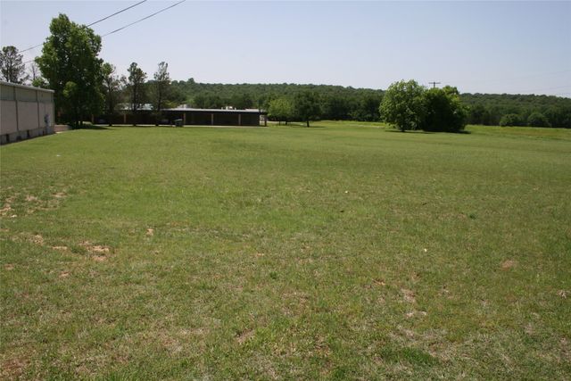 2611 W Highway 180 W, Mineral Wells, TX 76067
