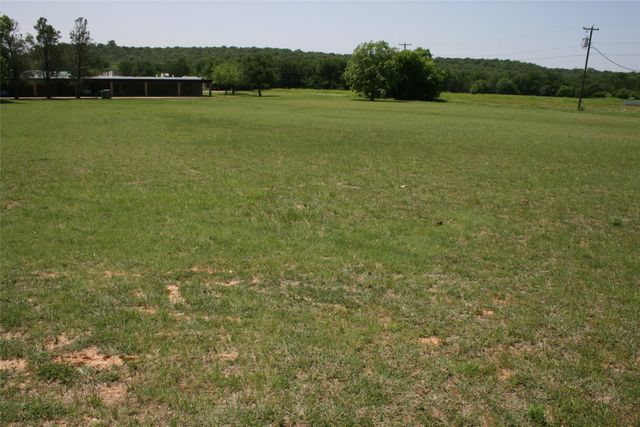 2611 W Highway 180 W, Mineral Wells, TX 76067