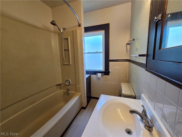5223 Paine Avenue, Maple Heights, OH 44137