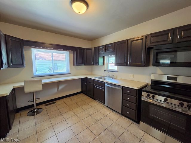 5223 Paine Avenue, Maple Heights, OH 44137