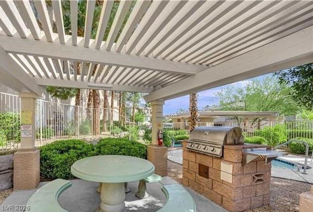 Image 23 of property listing at 7103 South Durango Drive 312, Las Vegas, NV 89113