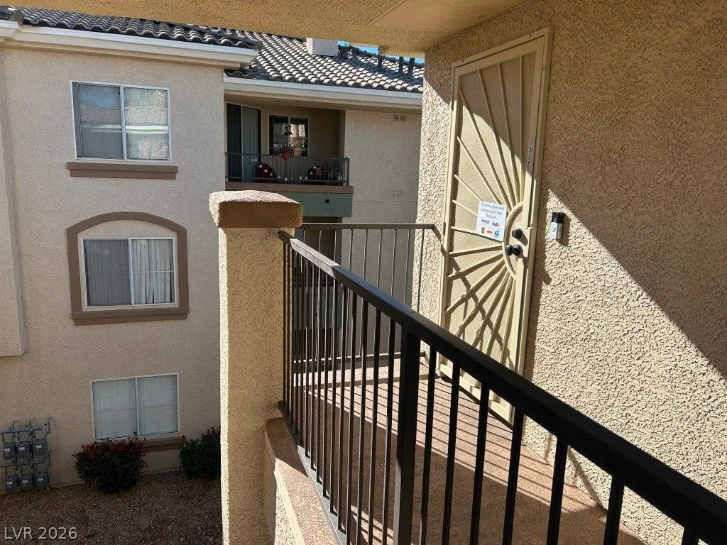 Image 3 of property listing at 7103 South Durango Drive 312, Las Vegas, NV 89113