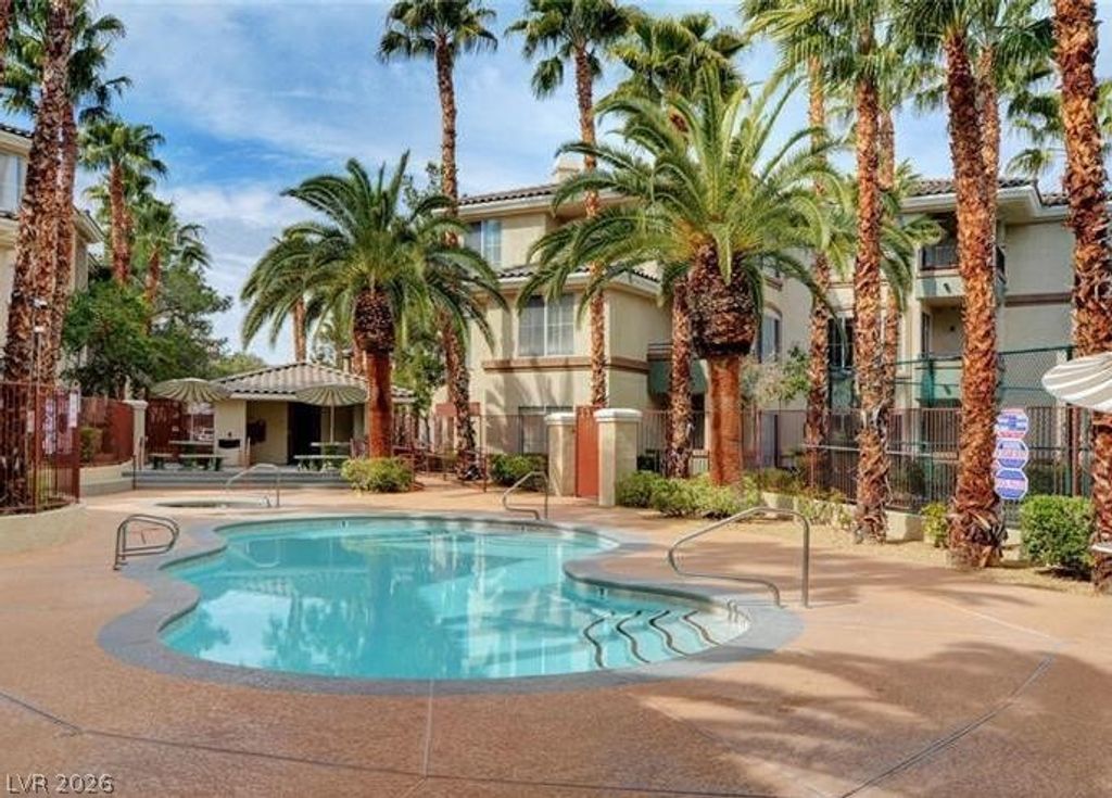 Image 31 of property listing at 7103 South Durango Drive 312, Las Vegas, NV 89113