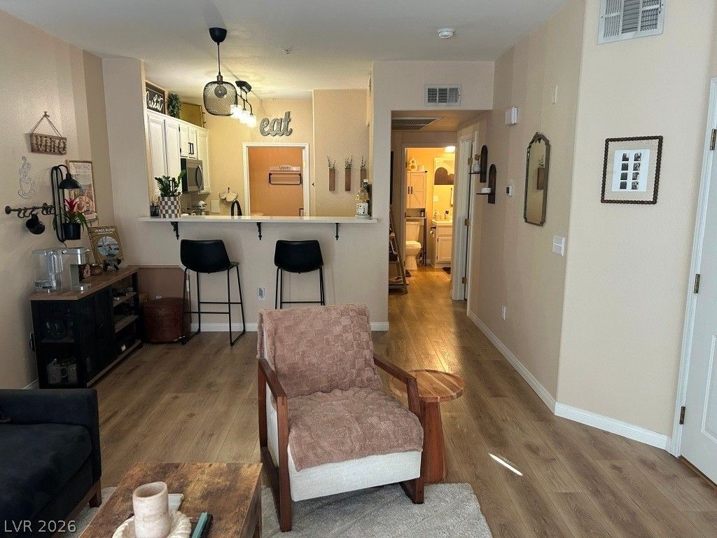 Image 9 of property listing at 7103 South Durango Drive 312, Las Vegas, NV 89113