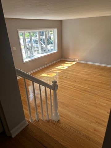 2227 S 9th Avenue, North Riverside, IL 60546