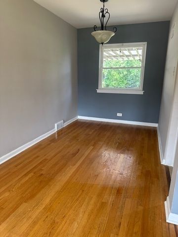 2227 S 9th Avenue, North Riverside, IL 60546