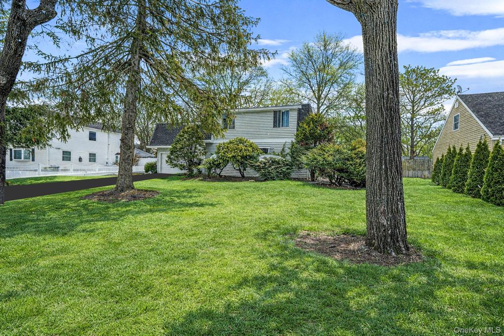 22 Meyer Lane, Medford, NY 11763 — photo 3