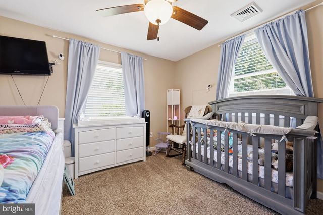 68 BUTTERNUT RD, Levittown, PA 19057