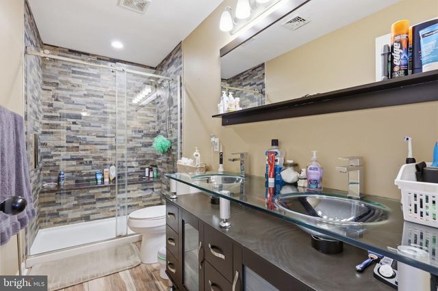 68 BUTTERNUT RD, Levittown, PA 19057