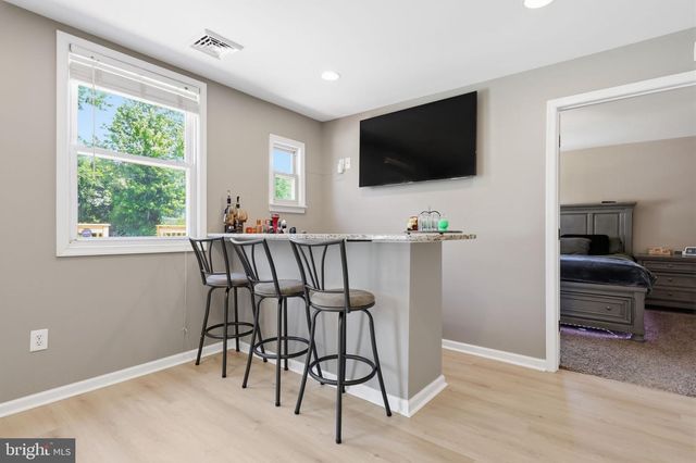 68 BUTTERNUT RD, Levittown, PA 19057
