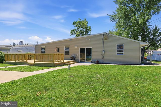 68 BUTTERNUT RD, Levittown, PA 19057