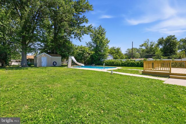 68 BUTTERNUT RD, Levittown, PA 19057
