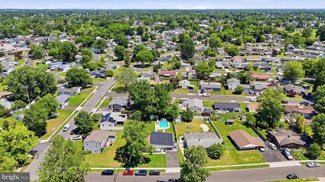 68 BUTTERNUT RD, Levittown, PA 19057