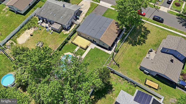 68 BUTTERNUT RD, Levittown, PA 19057