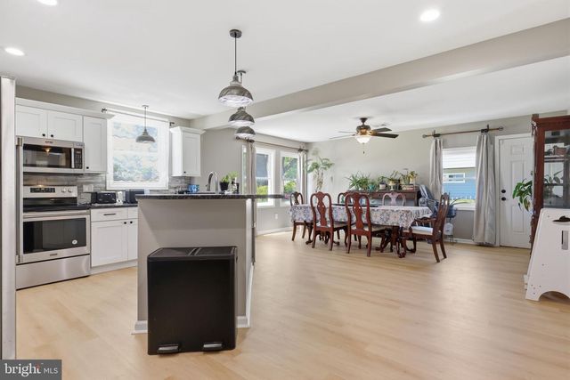 68 BUTTERNUT RD, Levittown, PA 19057