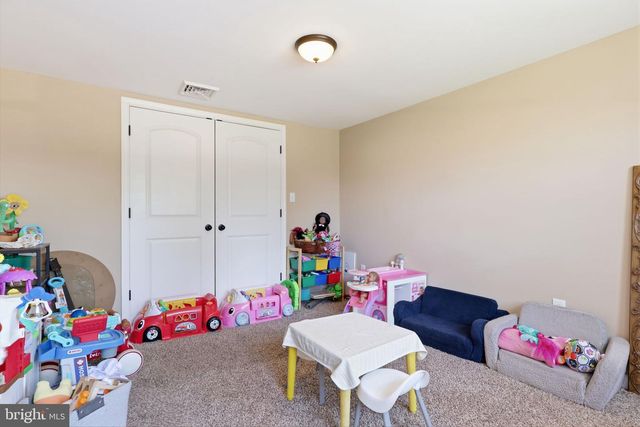 68 BUTTERNUT RD, Levittown, PA 19057
